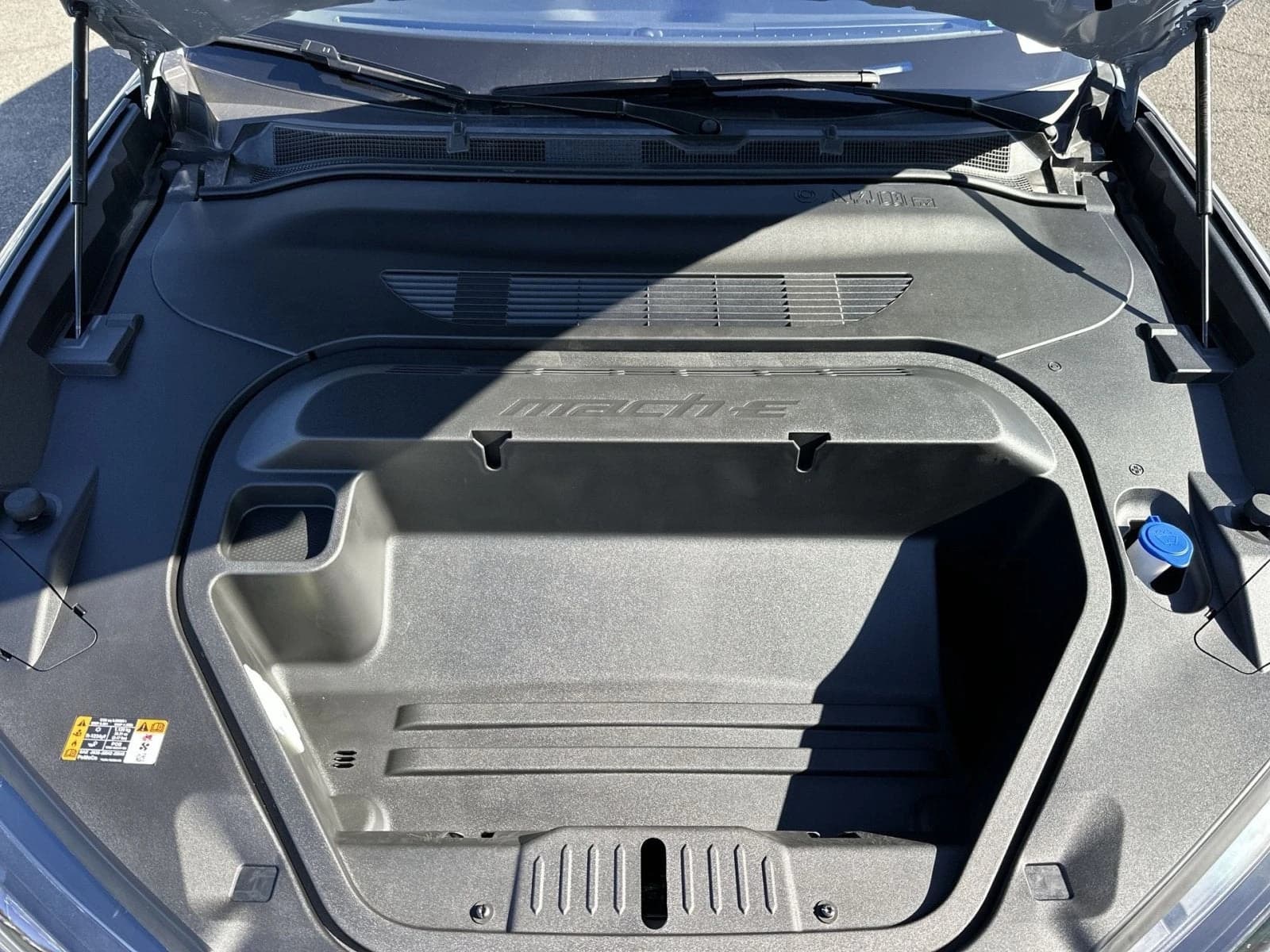 Ford Mustang Mach-E Premium AWD 2026 — side view