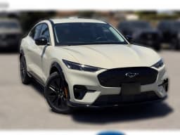 Ford Mustang Mach-E Premium AWD 2026 — side view