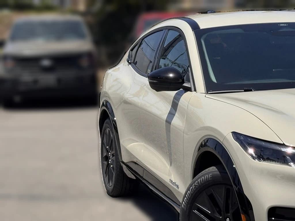 Ford Mustang Mach-E Premium AWD 2026 — side view