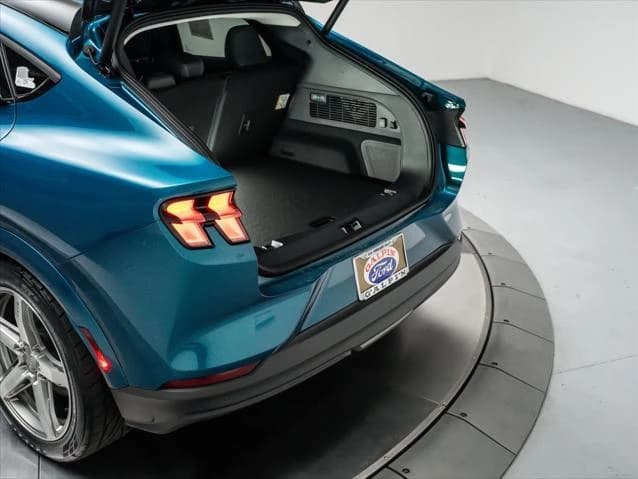 Ford Mustang Mach-E Premium AWD 2026 — side view