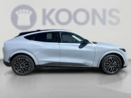 Ford Mustang Mach-E Premium AWD 2026 — side view
