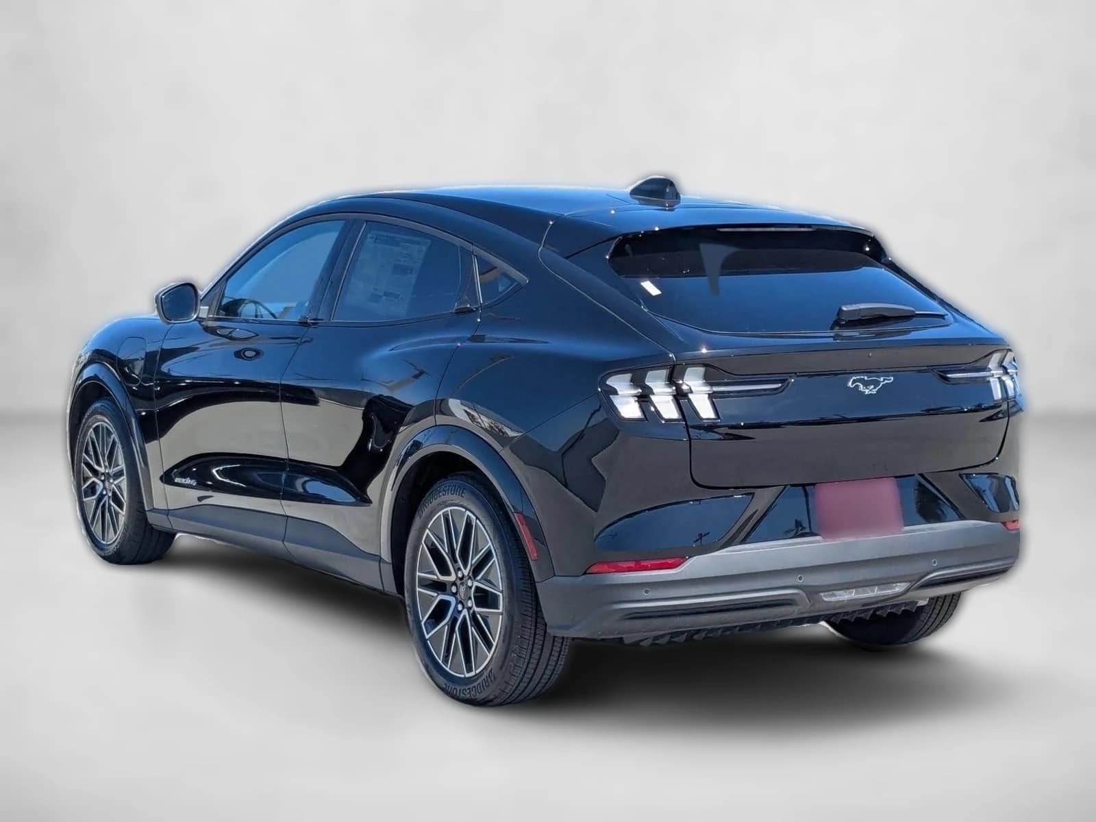 Ford Mustang Mach-E Premium AWD 2026 — side view