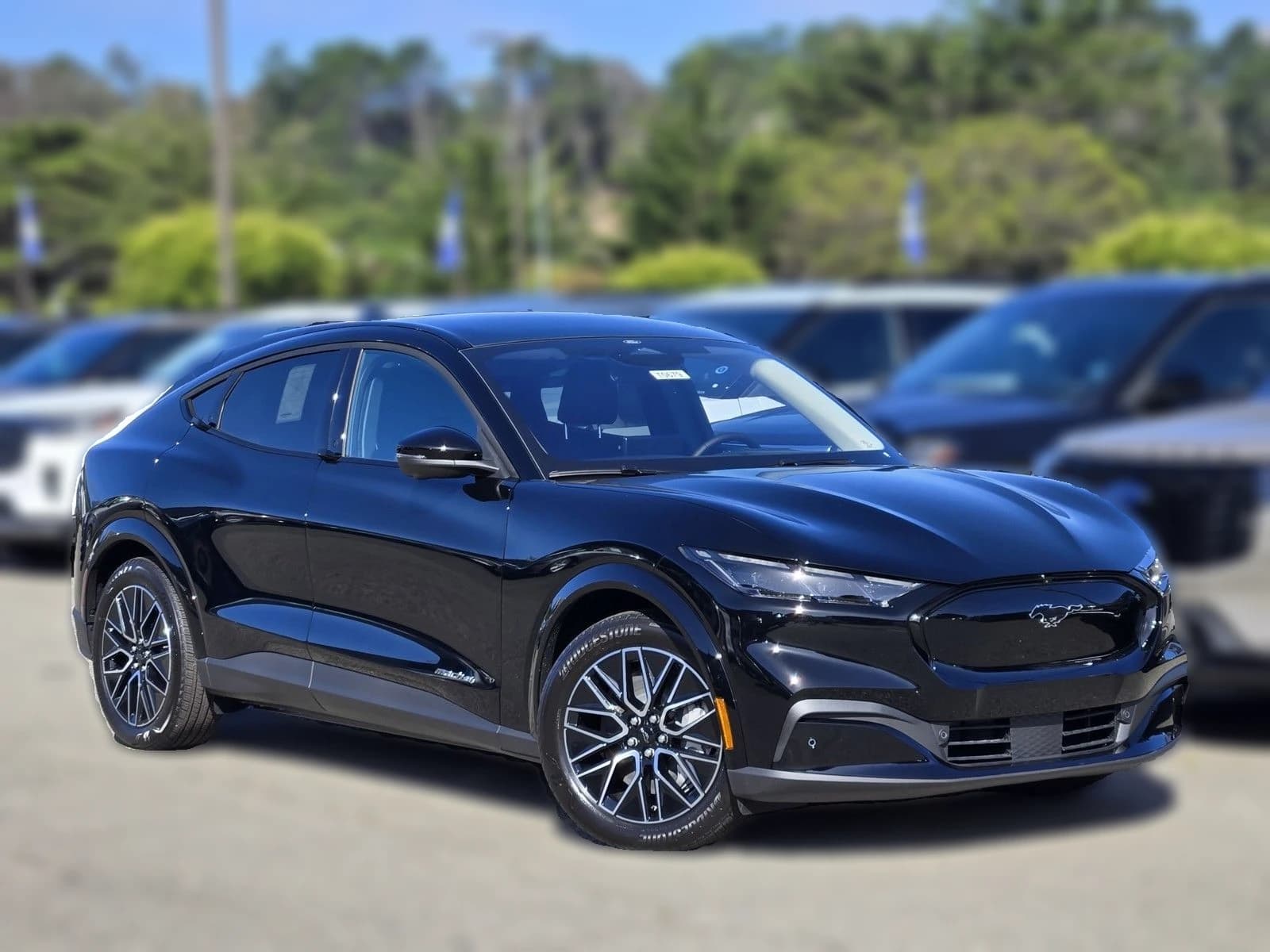 Ford Mustang Mach-E Premium AWD 2026 — side view