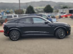 Ford Mustang Mach-E Premium AWD 2026 — side view