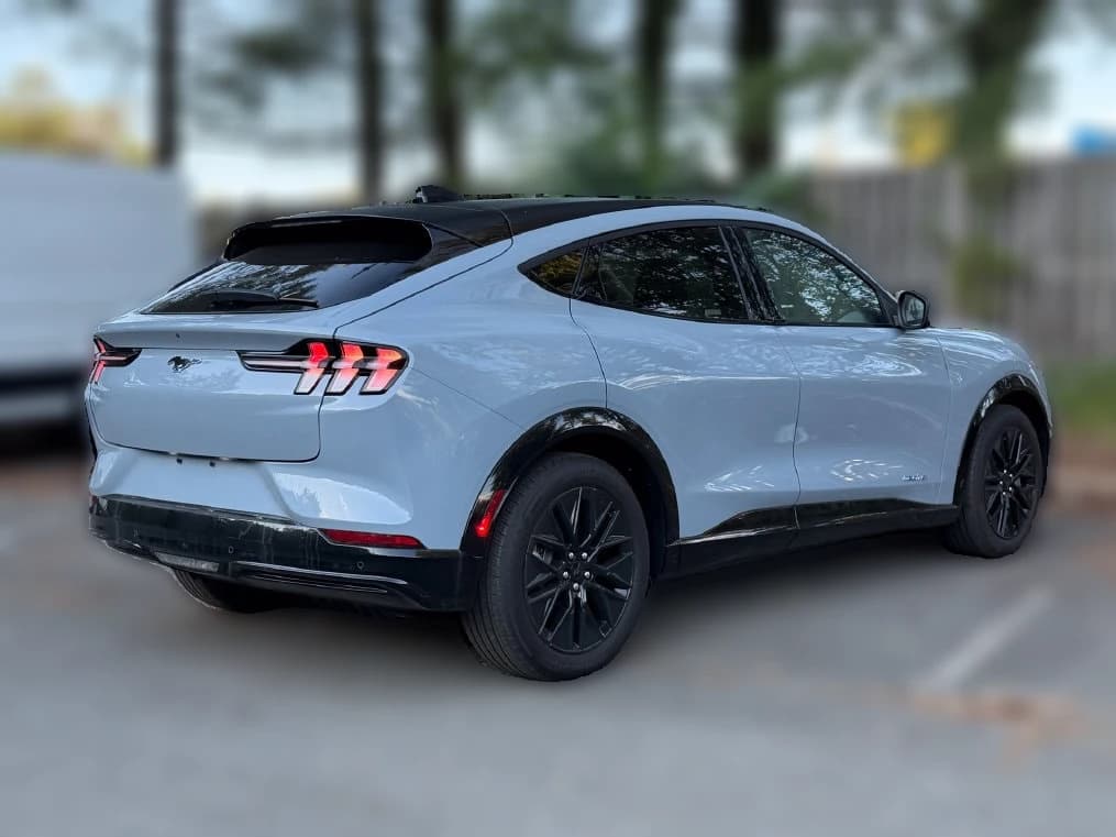 Ford Mustang Mach-E Premium AWD 2026 — side view