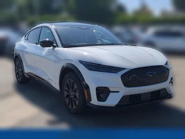 Ford Mustang Mach-E Premium AWD 2026 — side view