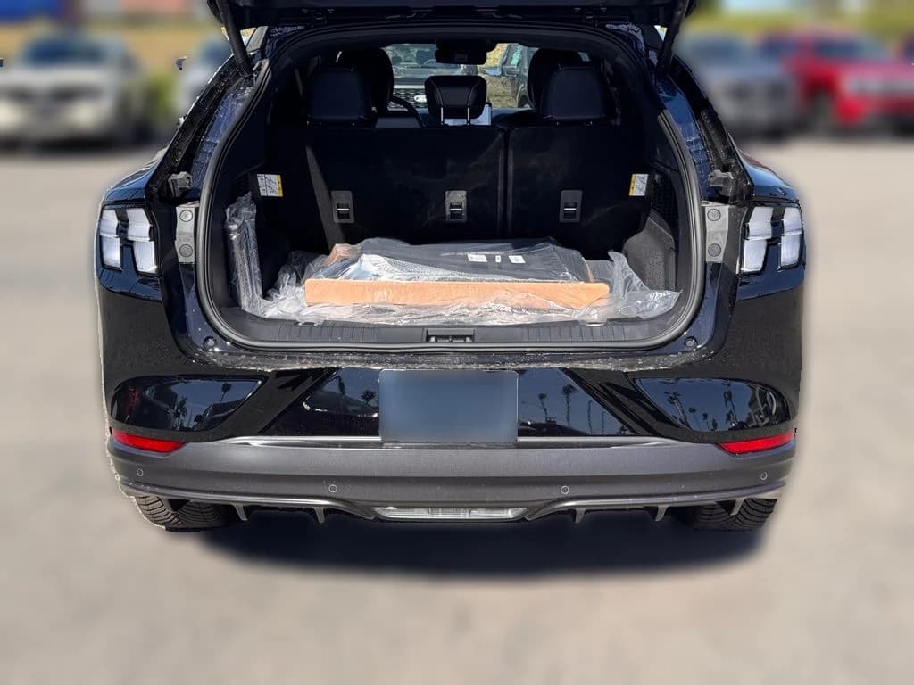 Ford Mustang Mach-E GT AWD 2026 — side view