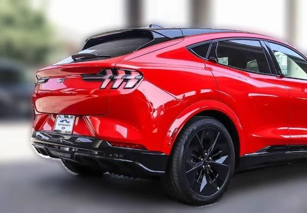 Ford Mustang Mach-E GT AWD 2026 — side view