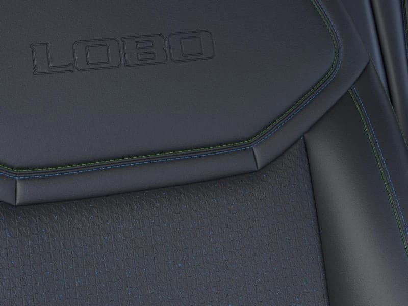 Ford Maverick Lobo Standard AWD SuperCrew 2026 — side view