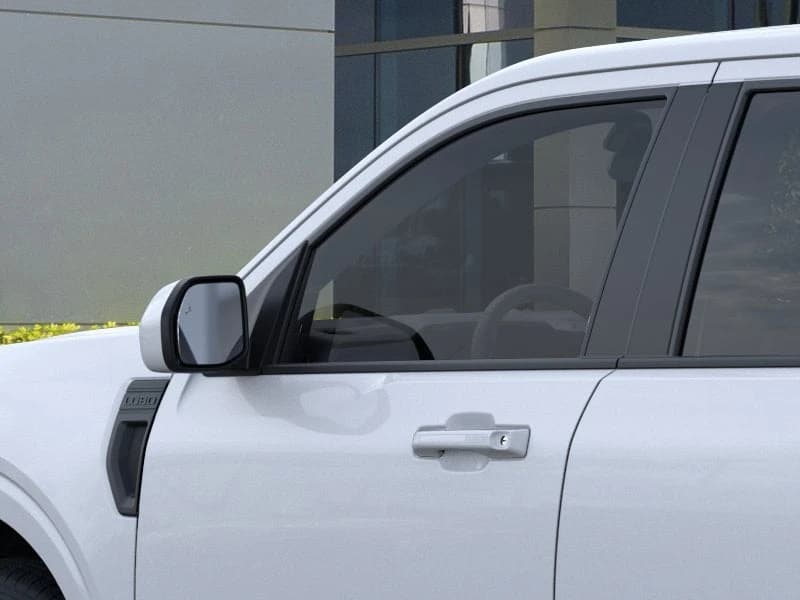 Ford Maverick Lobo Standard AWD SuperCrew 2026 — side view