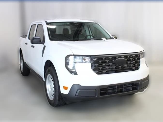 Ford Maverick XL FWD SuperCrew 2026 — side view