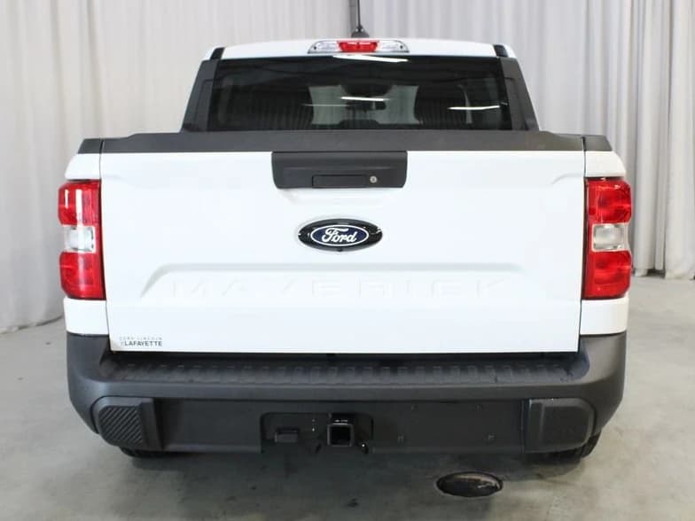 Ford Maverick XL FWD SuperCrew 2026 — side view