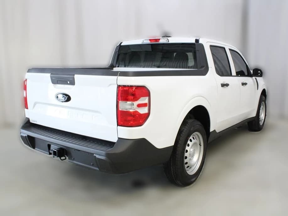 Ford Maverick XL FWD SuperCrew 2026 — side view