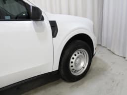 Ford Maverick XL FWD SuperCrew 2026 — side view