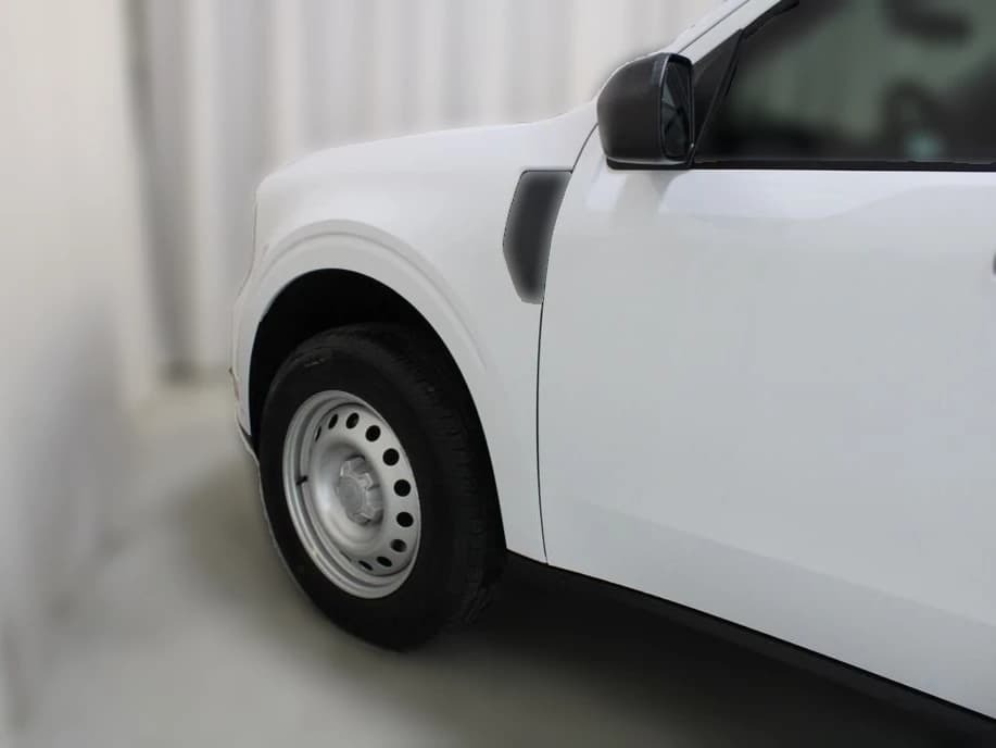 Ford Maverick XL FWD SuperCrew 2026 — side view