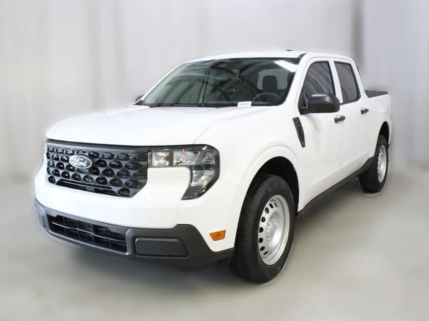Ford Maverick XL FWD SuperCrew 2026 — side view