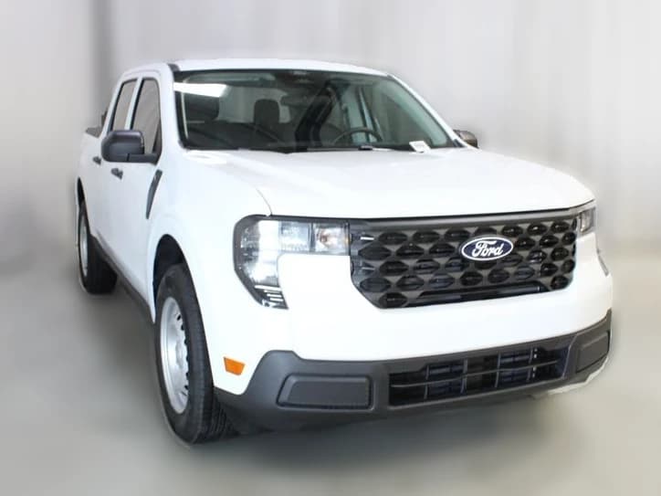 Ford Maverick XL FWD SuperCrew 2026 — side view