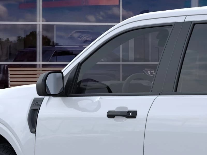 Ford Maverick XL FWD SuperCrew 2026 — side view