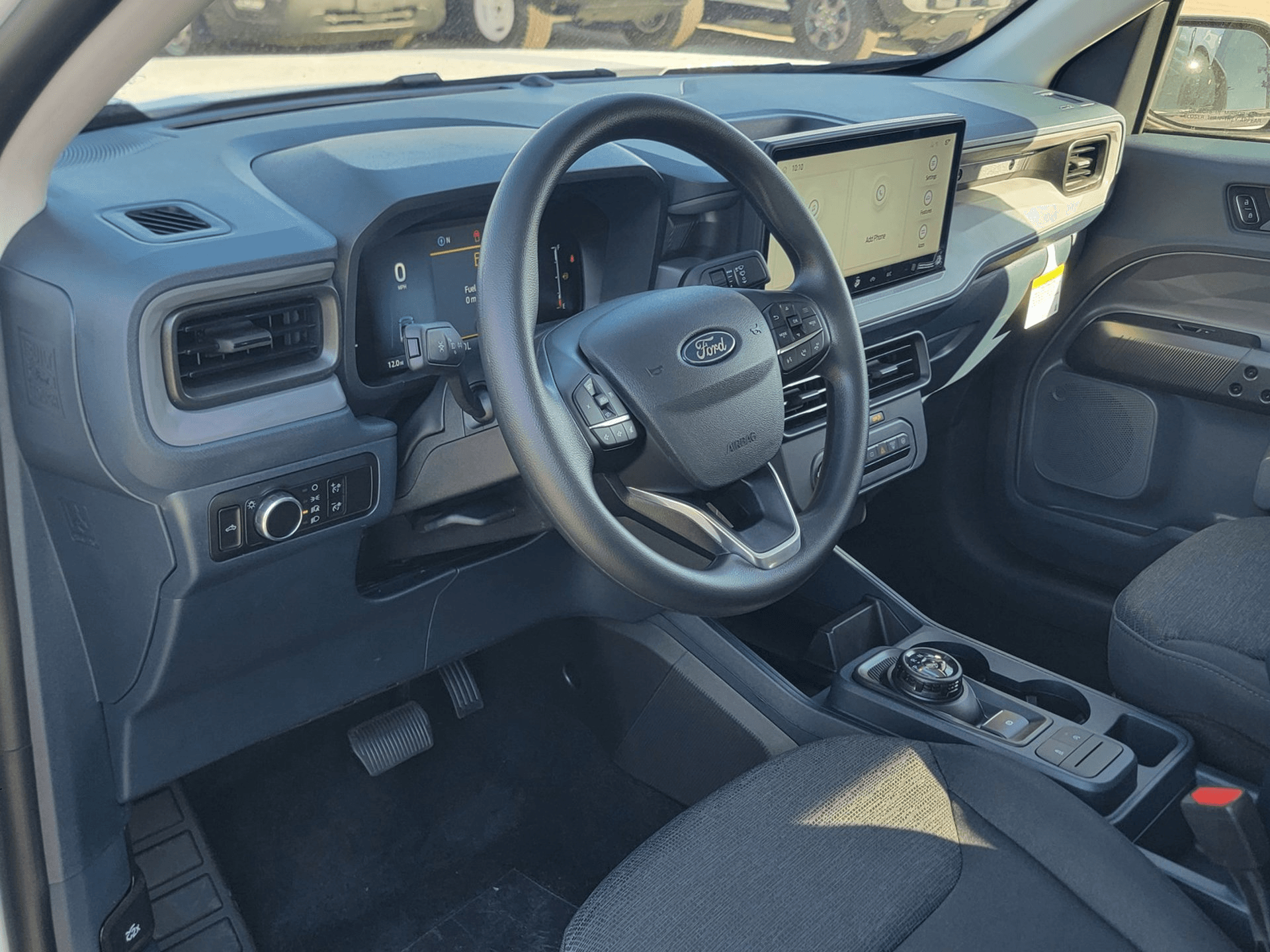 Ford Maverick XL FWD SuperCrew 2026 — side view