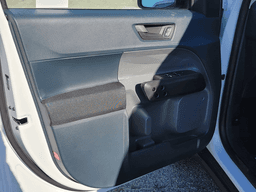 Ford Maverick XL FWD SuperCrew 2026 — side view