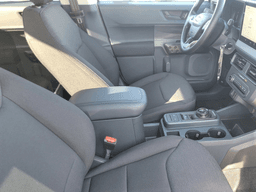Ford Maverick XL FWD SuperCrew 2026 — side view