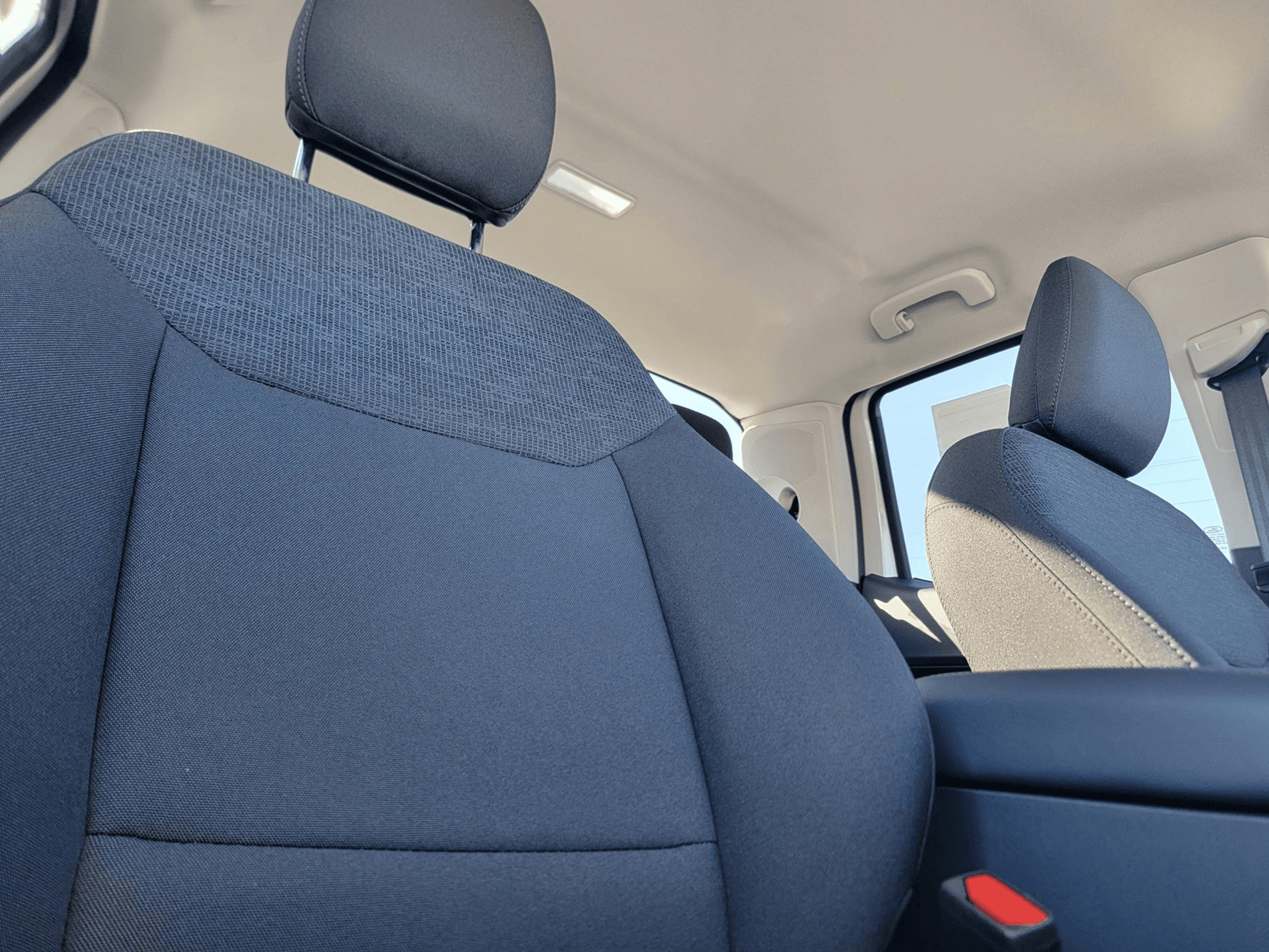 Ford Maverick XL FWD SuperCrew 2026 — side view