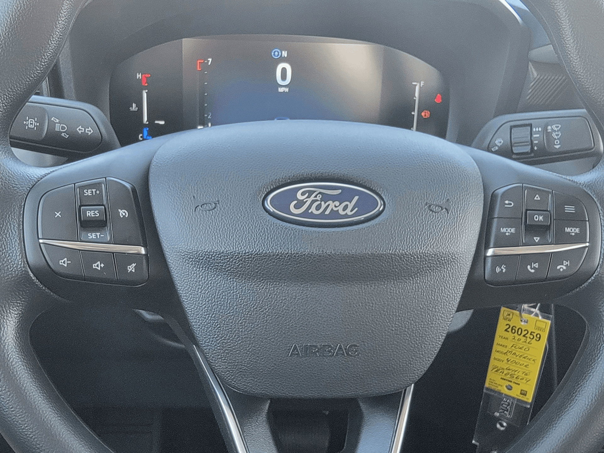 Ford Maverick XL FWD SuperCrew 2026 — side view