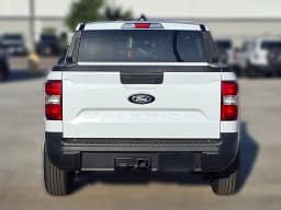 Ford Maverick XL FWD SuperCrew 2026 — side view