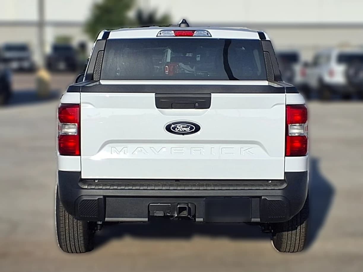 Ford Maverick XL FWD SuperCrew 2026 — side view