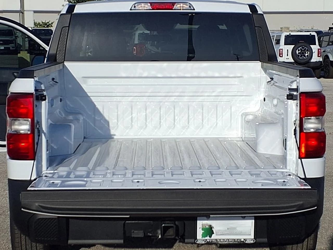 Ford Maverick XL FWD SuperCrew 2026 — side view