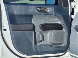 Ford Maverick XL FWD SuperCrew 2026 — side view