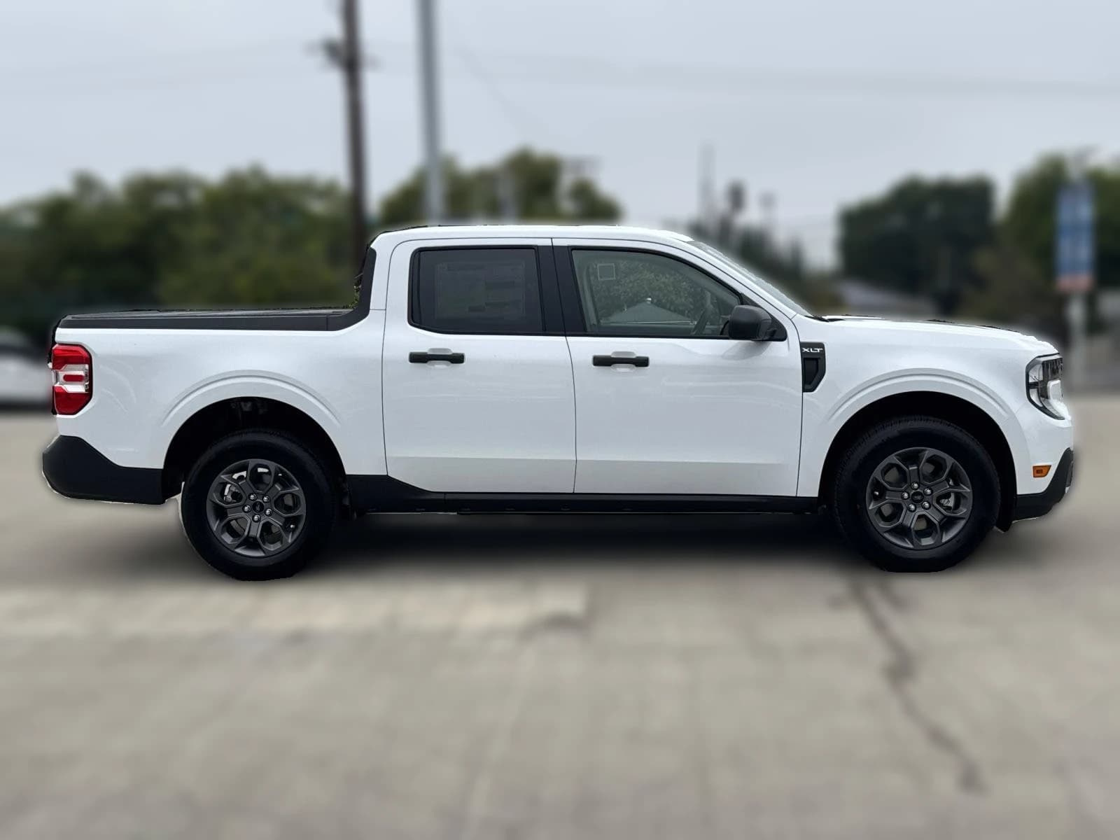 Ford Maverick XLT FWD SuperCrew 2026 — side view