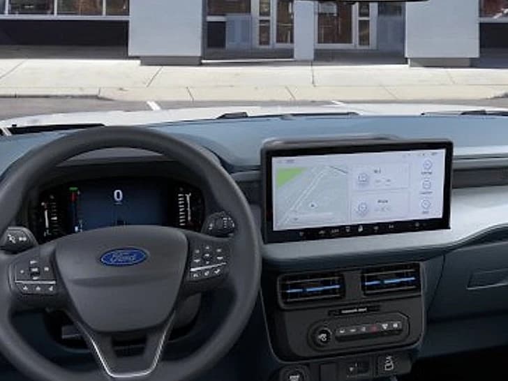 Ford Maverick XLT AWD SuperCrew 2026 — side view