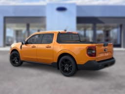 Ford Maverick LARIAT AWD SuperCrew 2026 — side view