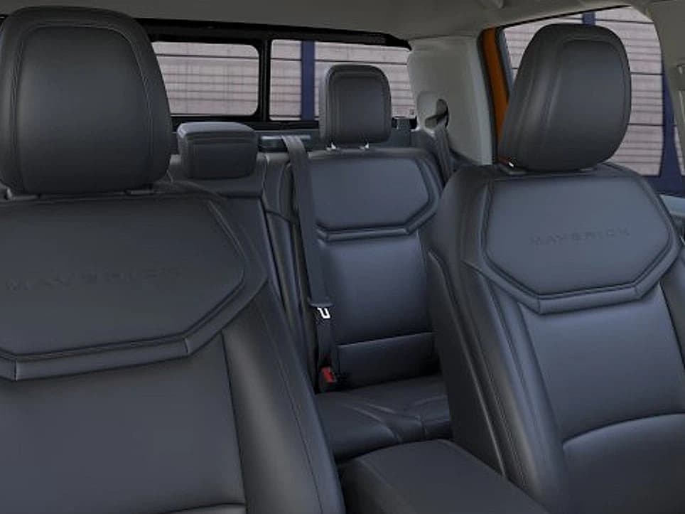 Ford Maverick LARIAT AWD SuperCrew 2026 — side view