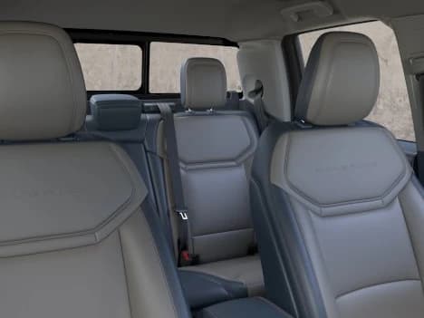 Ford Maverick LARIAT AWD SuperCrew 2026 — side view