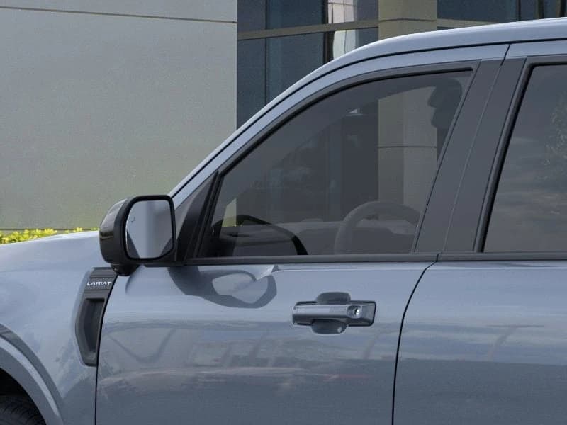 Ford Maverick LARIAT AWD SuperCrew 2026 — side view
