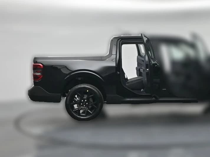 Ford Maverick LARIAT AWD SuperCrew 2026 — side view