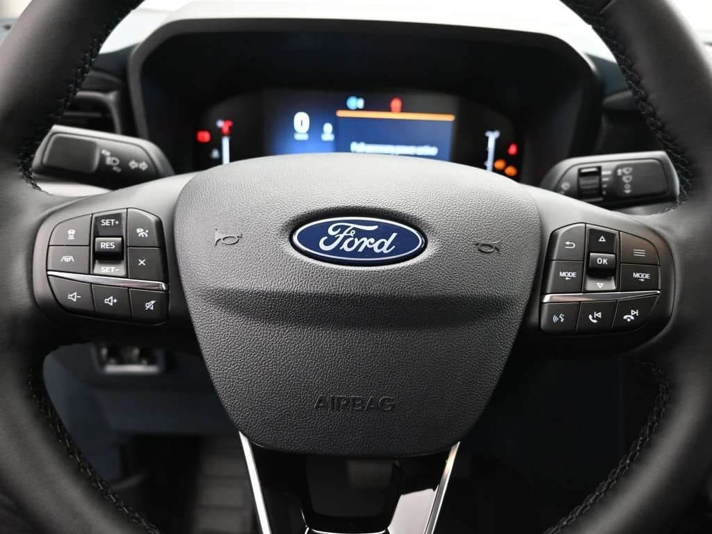 Ford Maverick LARIAT AWD SuperCrew 2026 — side view