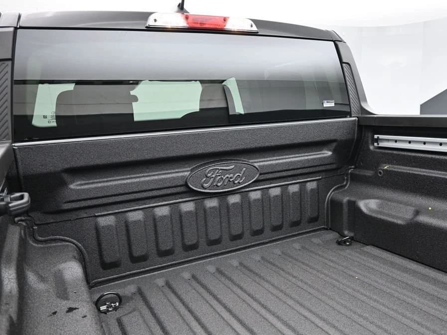 Ford Maverick LARIAT AWD SuperCrew 2026 — side view