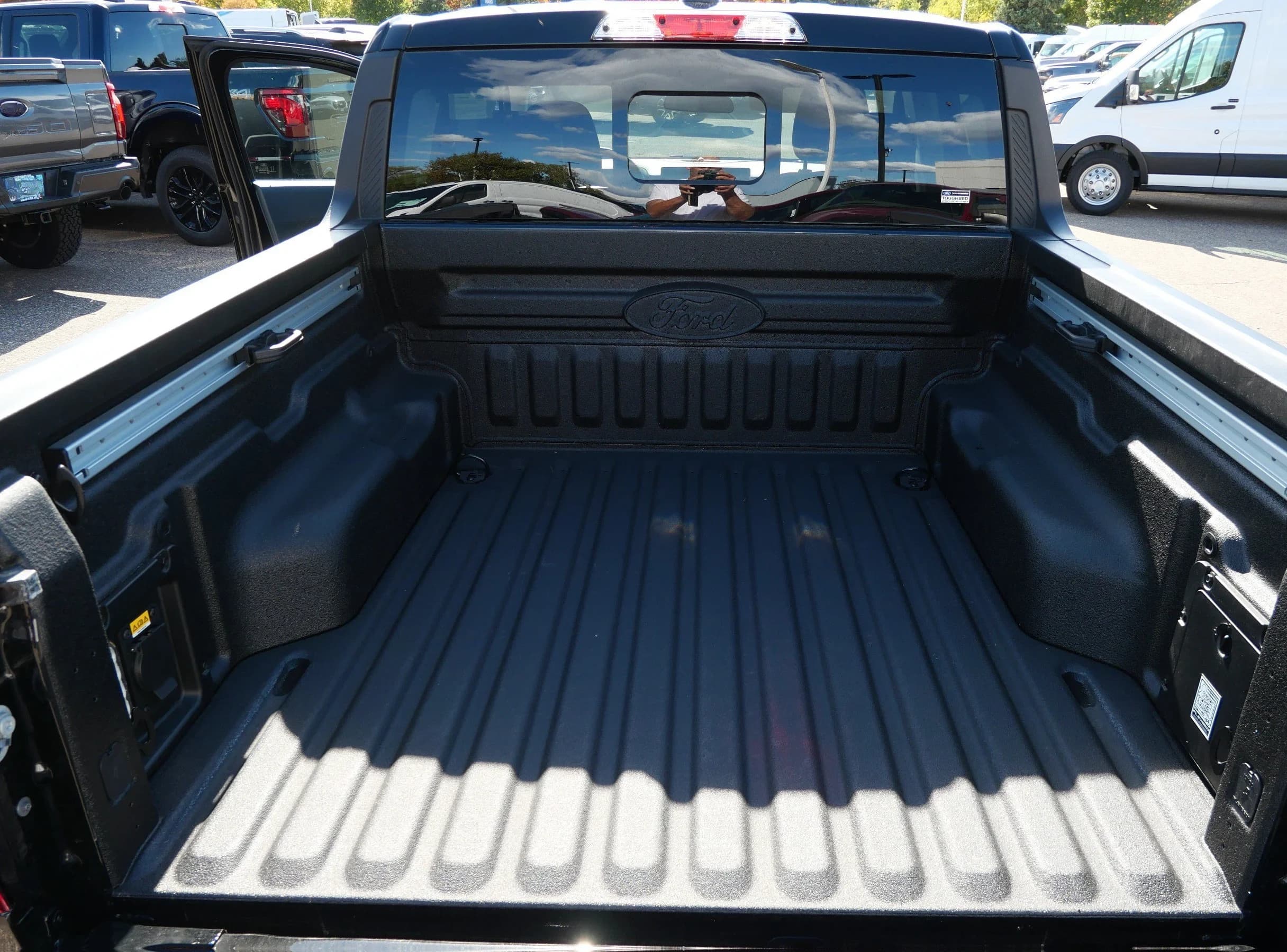 Ford Maverick LARIAT AWD SuperCrew 2026 — side view