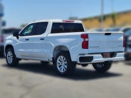 Chevrolet Silverado 1500 Custom 2WD Crew Cab 147" 2026 — side view