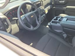Chevrolet Silverado 1500 Custom 2WD Crew Cab 147" 2026 — side view