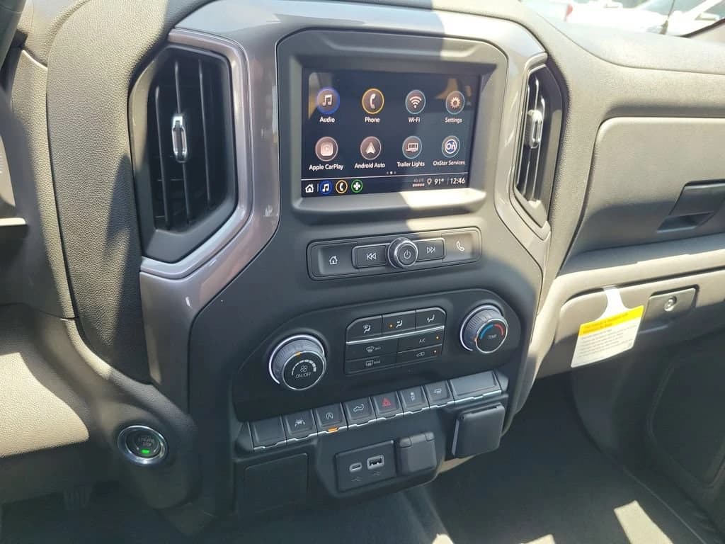 Chevrolet Silverado 1500 Custom 2WD Crew Cab 147" 2026 — side view