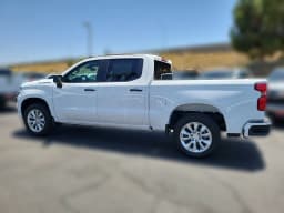 Chevrolet Silverado 1500 Custom 2WD Crew Cab 147" 2026 — side view