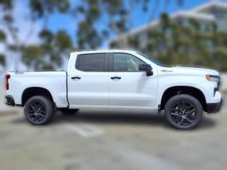 Chevrolet Silverado 1500 LT Trail Boss 4WD Crew Cab 147"