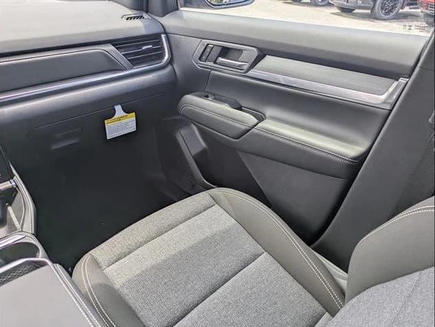 GMC Terrain FWD Elevation 4dr 2027 — side view