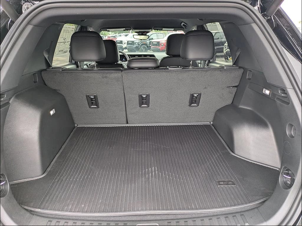 GMC Terrain AWD AT4 4dr 2026 — side view