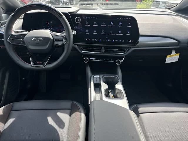 Chevrolet Equinox EV RS 4dr 2026 — side view