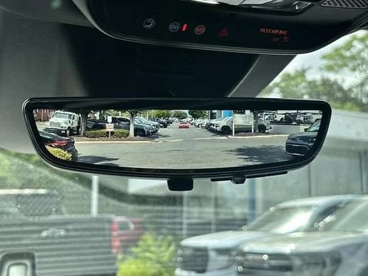 Chevrolet Equinox EV RS 4dr 2026 — side view